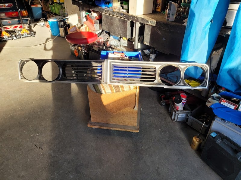 Vauxhall VIVA MAGNUM 2300 Radiater Grill