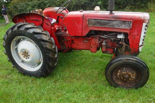 1966 INTERNATIONL B275 RUNNING FIXER UP VINTAGE TRACTOR SEE VIDEO For Sale