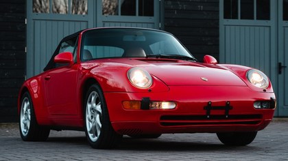 TOP 993 Convertible Manual LHD  in  Red  As New  !