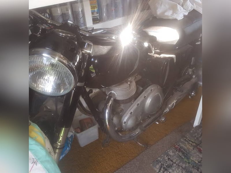 650 deluxe touring twin