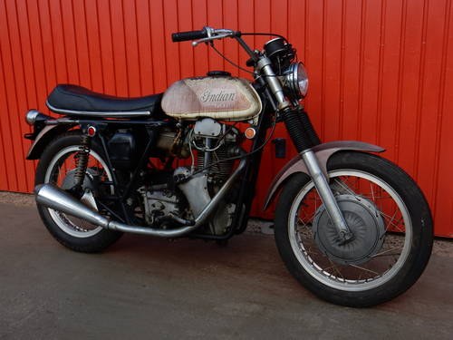 INDIAN VELO 500 1970 RARE MACHINE WITH ONLY 100-150 BEING PR In vendita