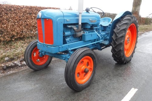 1955 FORDSON MAJOR VERY GOOD ALL ROUND VUNTAGE TRACTOR SEE VID SOLD