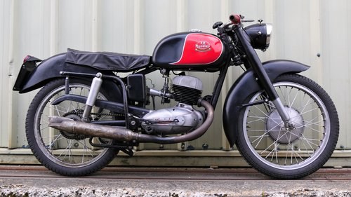 1954 Unrestored Mondial 160 2 stroke. Beautiful patina For Sale