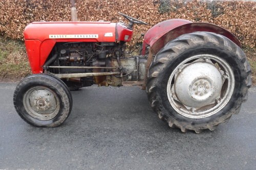 1959 MF35 ALL WORKING CHEAP TRACTOR CAN DELIVER SEE VIDEO VENDUTO